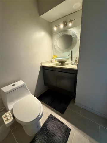 3222 Freshmeadows Drive, Houston, TX 77063