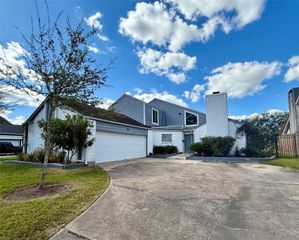 3222 Freshmeadows Drive, Houston, TX 77063
