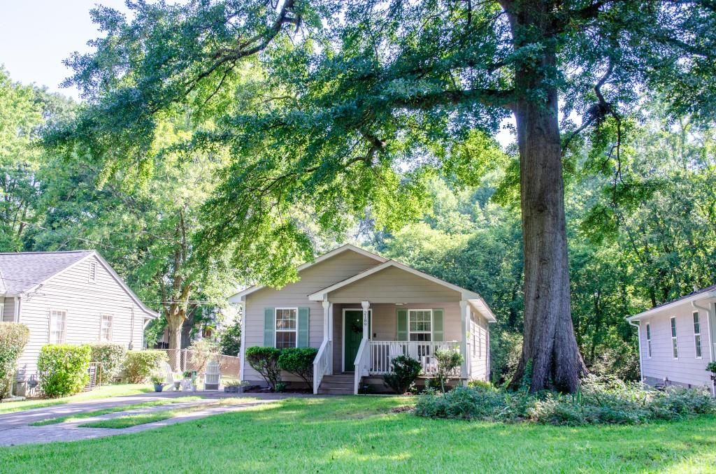 2189 Forrest NW Place, Atlanta, GA 30318