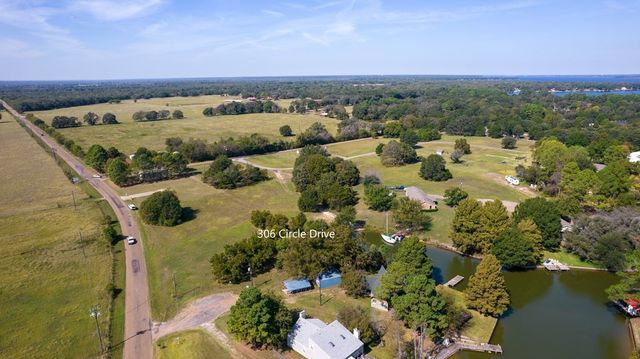 306 Circle Ranch Road, Trinidad, TX 75163