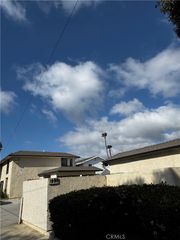 1999 Maple 202, Costa Mesa, CA 92627