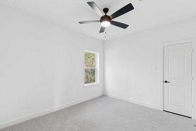 1736 Howler, Houston, TX 77316