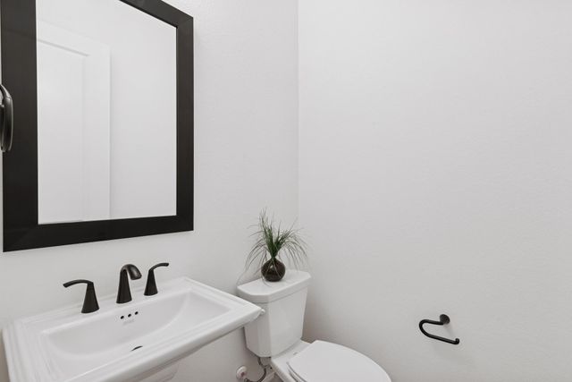 1736 Howler, Houston, TX 77316