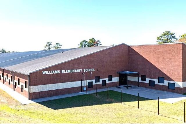 1736 Howler, Houston, TX 77316