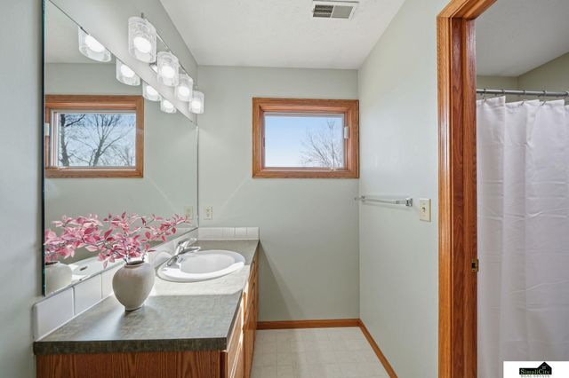 7444 S 48th Street, Lincoln, NE 68516