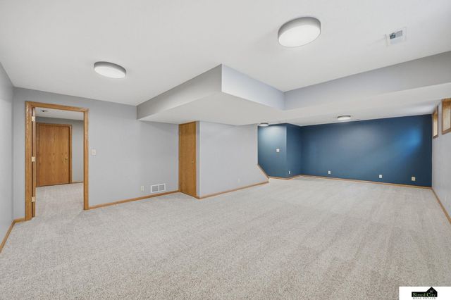 7444 S 48th Street, Lincoln, NE 68516