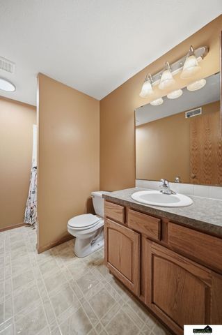 7444 S 48th Street, Lincoln, NE 68516