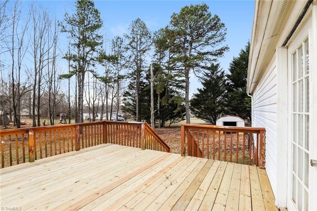 702 NC Highway 62 E, Pleasant Garden, NC 27313