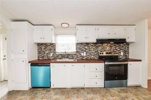 702 NC Highway 62 E, Pleasant Garden, NC 27313