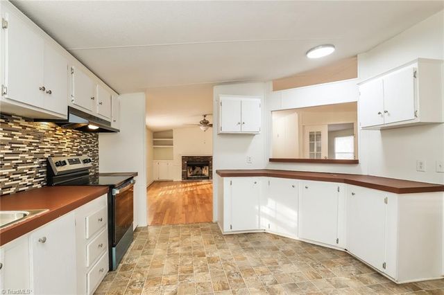 702 NC Highway 62 E, Pleasant Garden, NC 27313