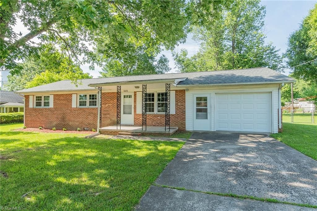 1006 Irving Avenue, Eden, NC 27288