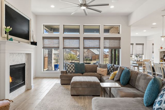 1713 Cannon Street, Van Alstyne, TX 75495