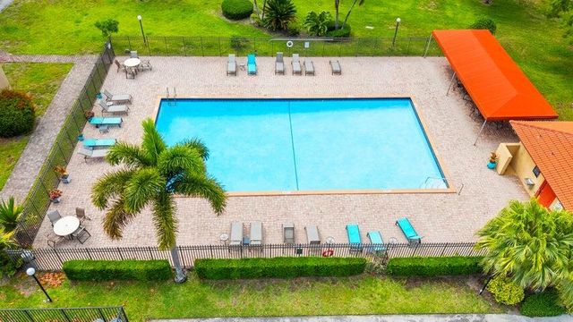22910 Oxford Place D, Boca Raton, FL 33433