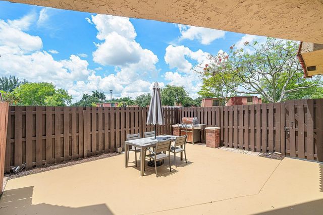 22910 Oxford Place D, Boca Raton, FL 33433