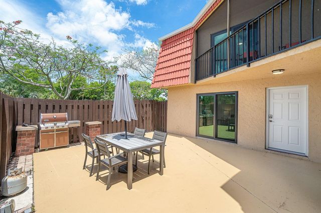 22910 Oxford Place D, Boca Raton, FL 33433
