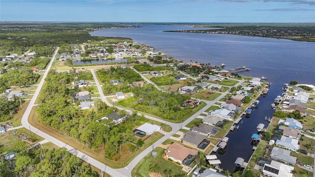5301 NOYES LANE, Port Charlotte, FL 33981