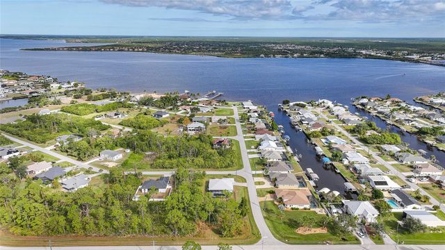 5301 NOYES LANE, Port Charlotte, FL 33981