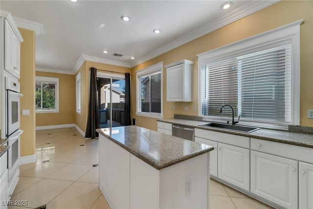 1006 Coldwater Falls Way, Las Vegas, NV 89123