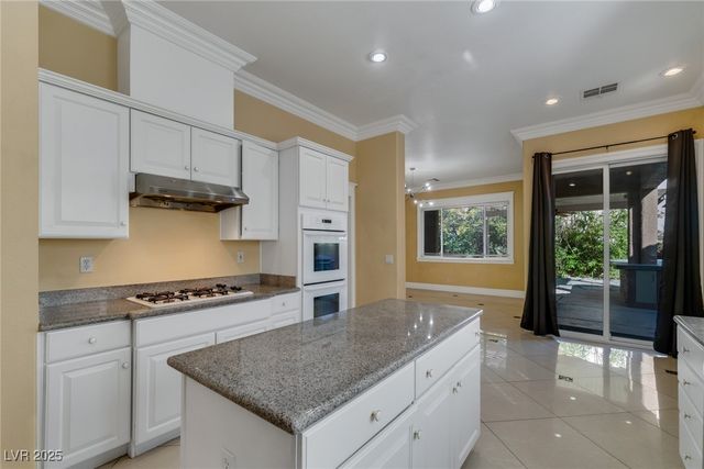 1006 Coldwater Falls Way, Las Vegas, NV 89123