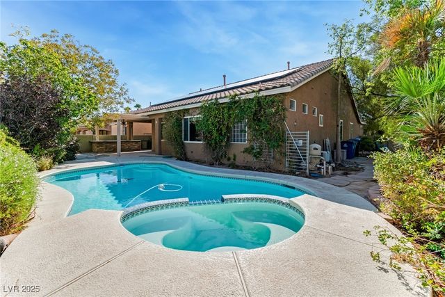 1006 Coldwater Falls Way, Las Vegas, NV 89123