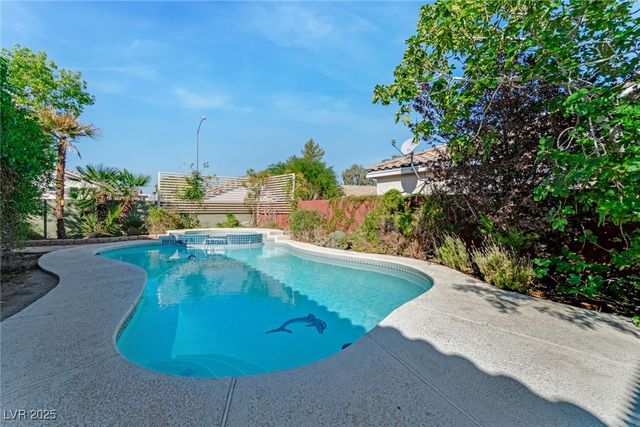 1006 Coldwater Falls Way, Las Vegas, NV 89123