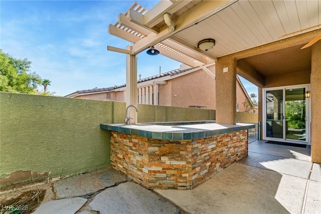 1006 Coldwater Falls Way, Las Vegas, NV 89123