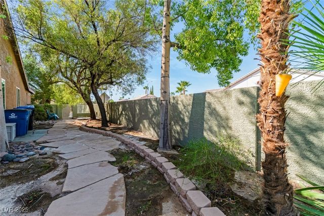 1006 Coldwater Falls Way, Las Vegas, NV 89123