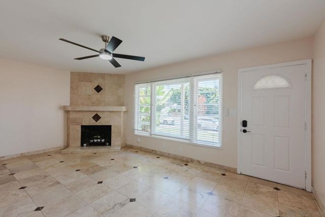 7347 Fay Ave, La Jolla, CA 92037