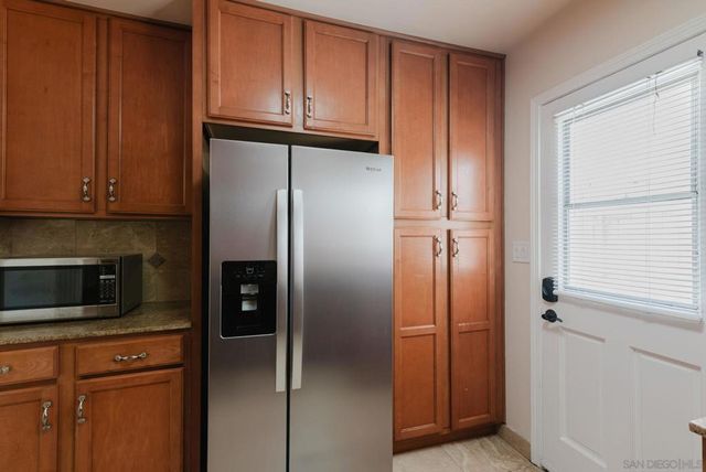7347 Fay Ave, La Jolla, CA 92037