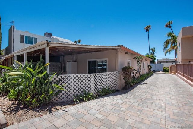7347 Fay Ave, La Jolla, CA 92037