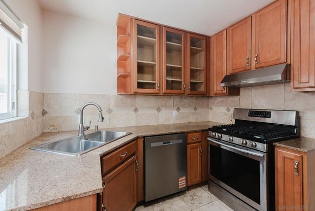 7347 Fay Ave, La Jolla, CA 92037