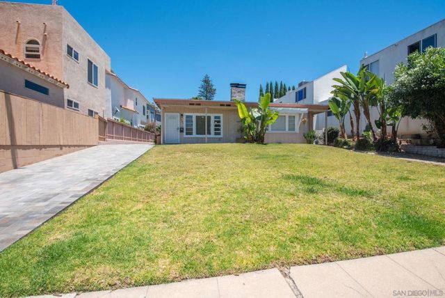 7347 Fay Ave, La Jolla, CA 92037