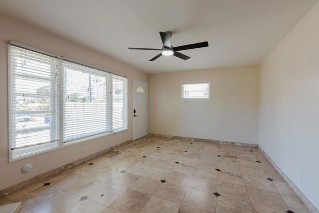 7347 Fay Ave, La Jolla, CA 92037