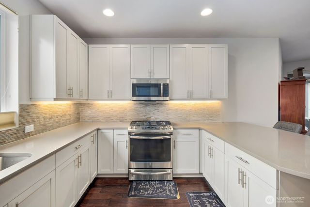 8602 Vashon Drive NE, Lacey, WA 98516