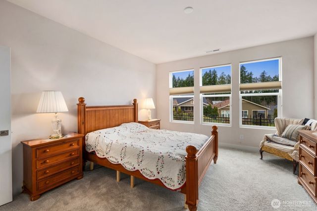 8602 Vashon Drive NE, Lacey, WA 98516