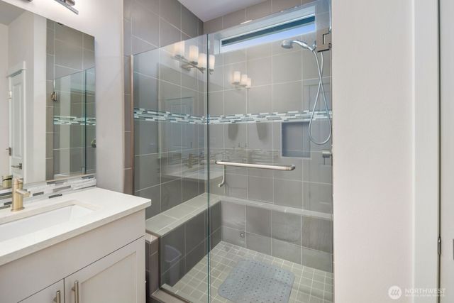 8602 Vashon Drive NE, Lacey, WA 98516