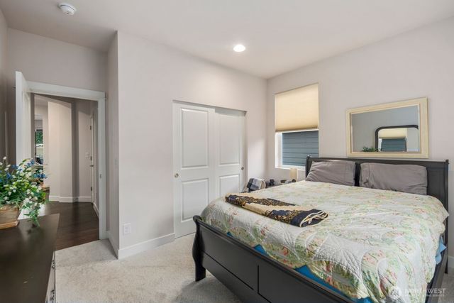 8602 Vashon Drive NE, Lacey, WA 98516