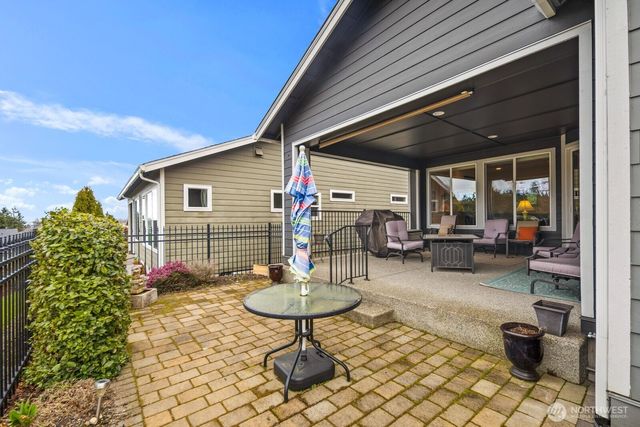 8602 Vashon Drive NE, Lacey, WA 98516