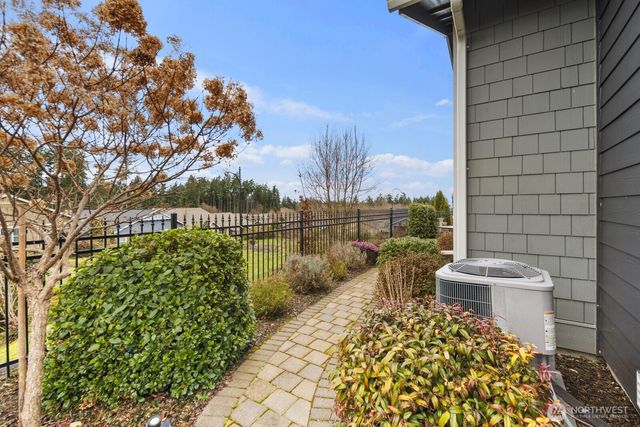 8602 Vashon Drive NE, Lacey, WA 98516