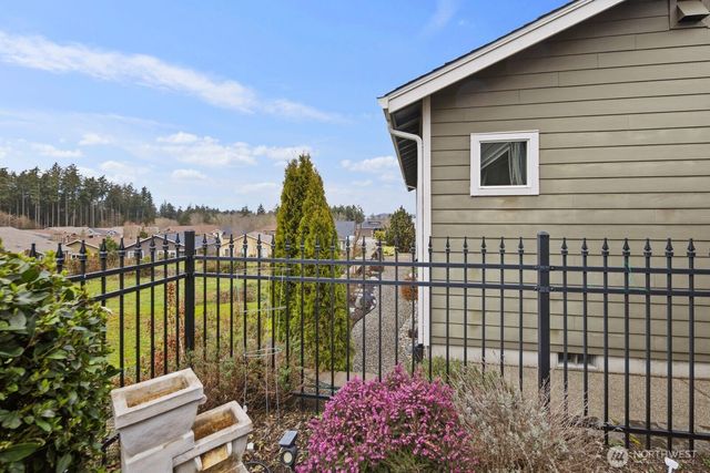 8602 Vashon Drive NE, Lacey, WA 98516