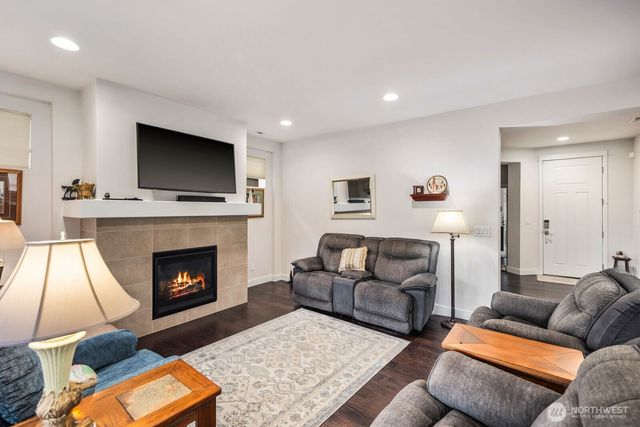 8602 Vashon Drive NE, Lacey, WA 98516