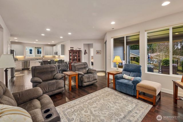 8602 Vashon Drive NE, Lacey, WA 98516