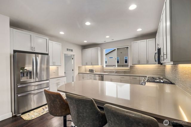 8602 Vashon Drive NE, Lacey, WA 98516