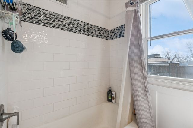 297 6th Avenue, Marion, IA 52302