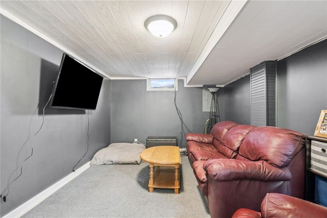 297 6th Avenue, Marion, IA 52302