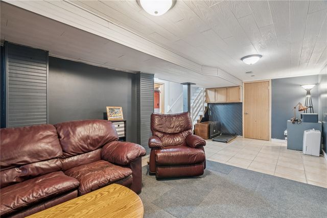 297 6th Avenue, Marion, IA 52302