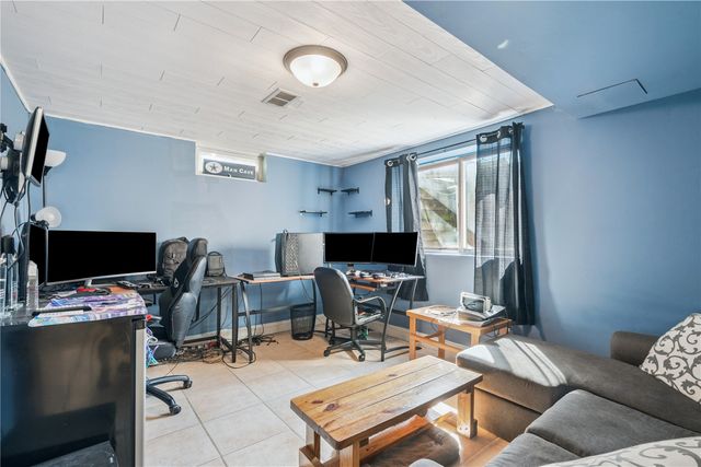 297 6th Avenue, Marion, IA 52302