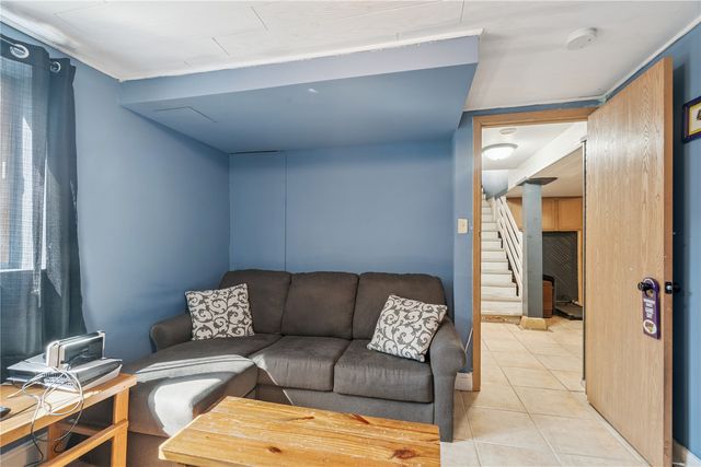 297 6th Avenue, Marion, IA 52302