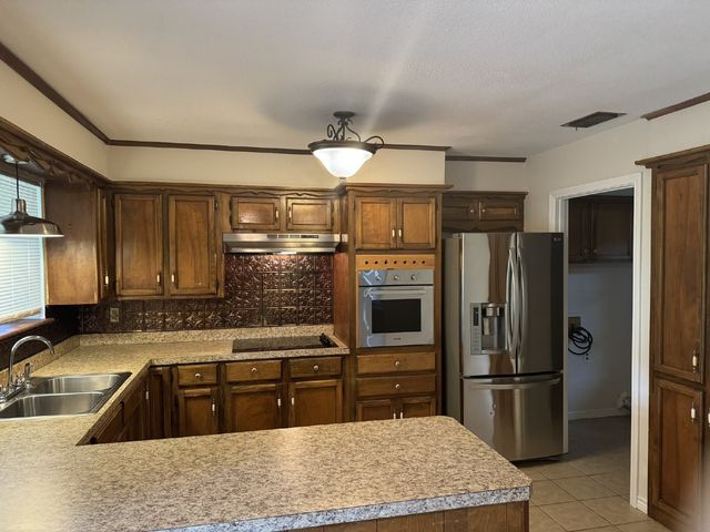 719 Diana Lane, Stephenville, TX 76401