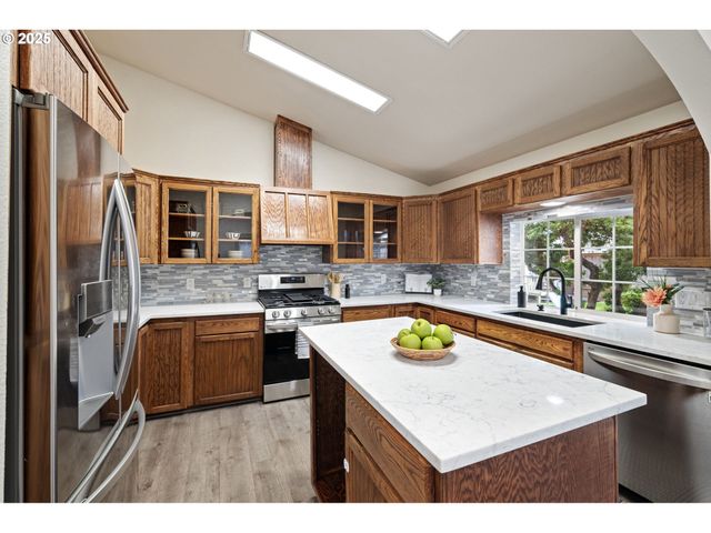 280 ROAN Dr, Eugene, OR 97401